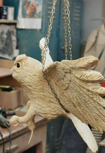 flugeule fliegende eule landende eule landing owl eule holz motorsäge kettensäge schnitzen kettesägenkunst motorsägenkunst